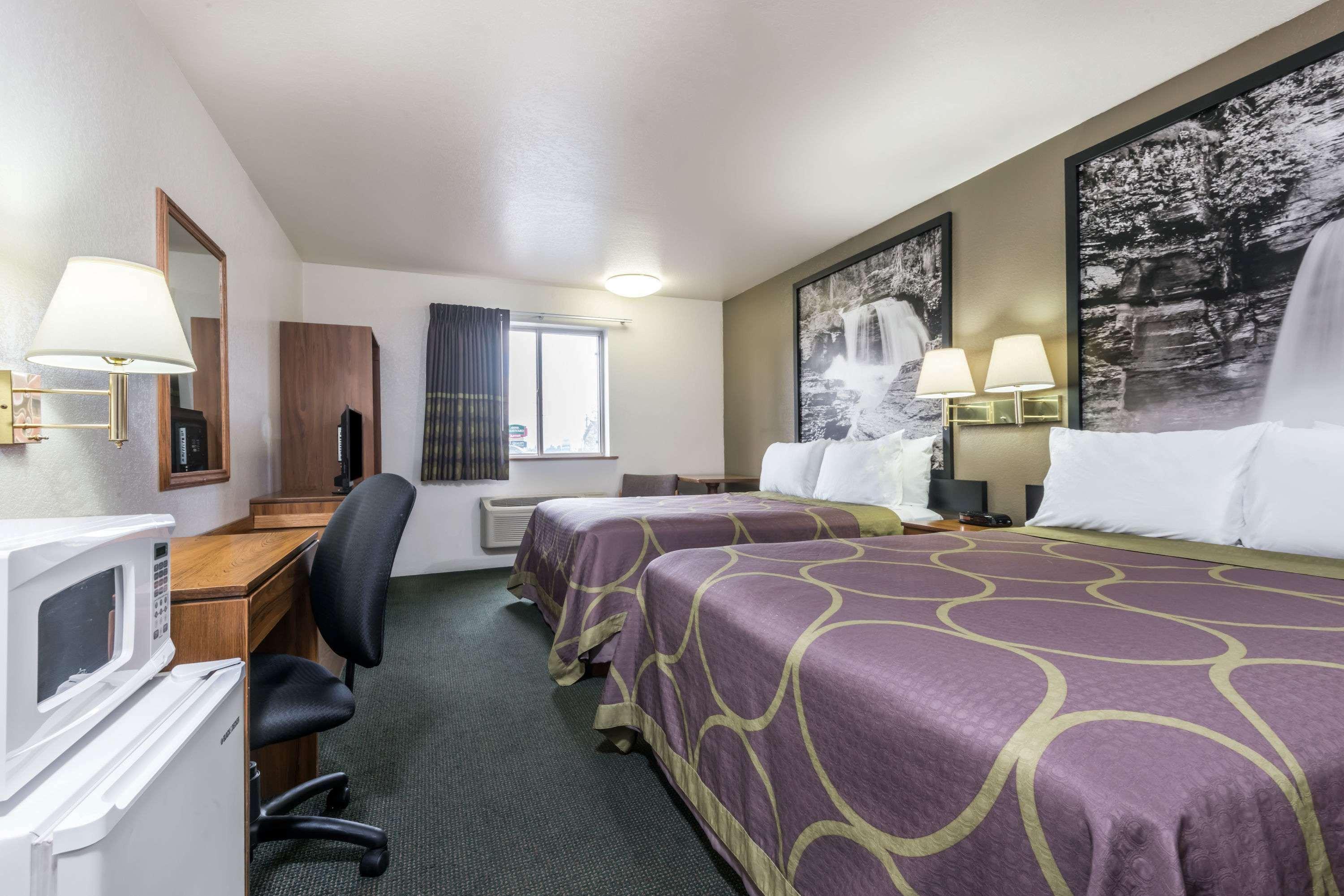 Super 8 By Wyndham Missoula/Reserve St. Exterior photo