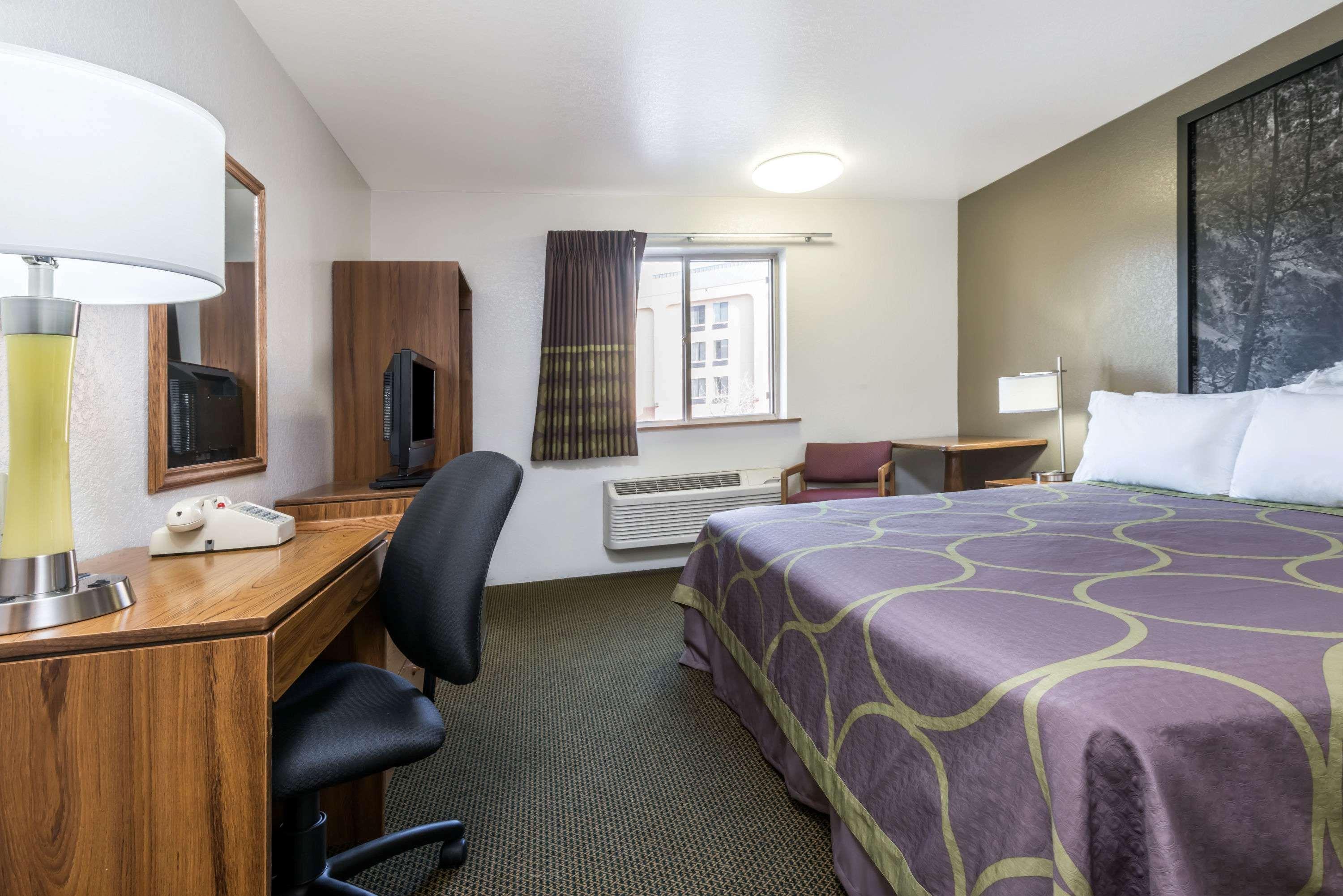 Super 8 By Wyndham Missoula/Reserve St. Exterior photo