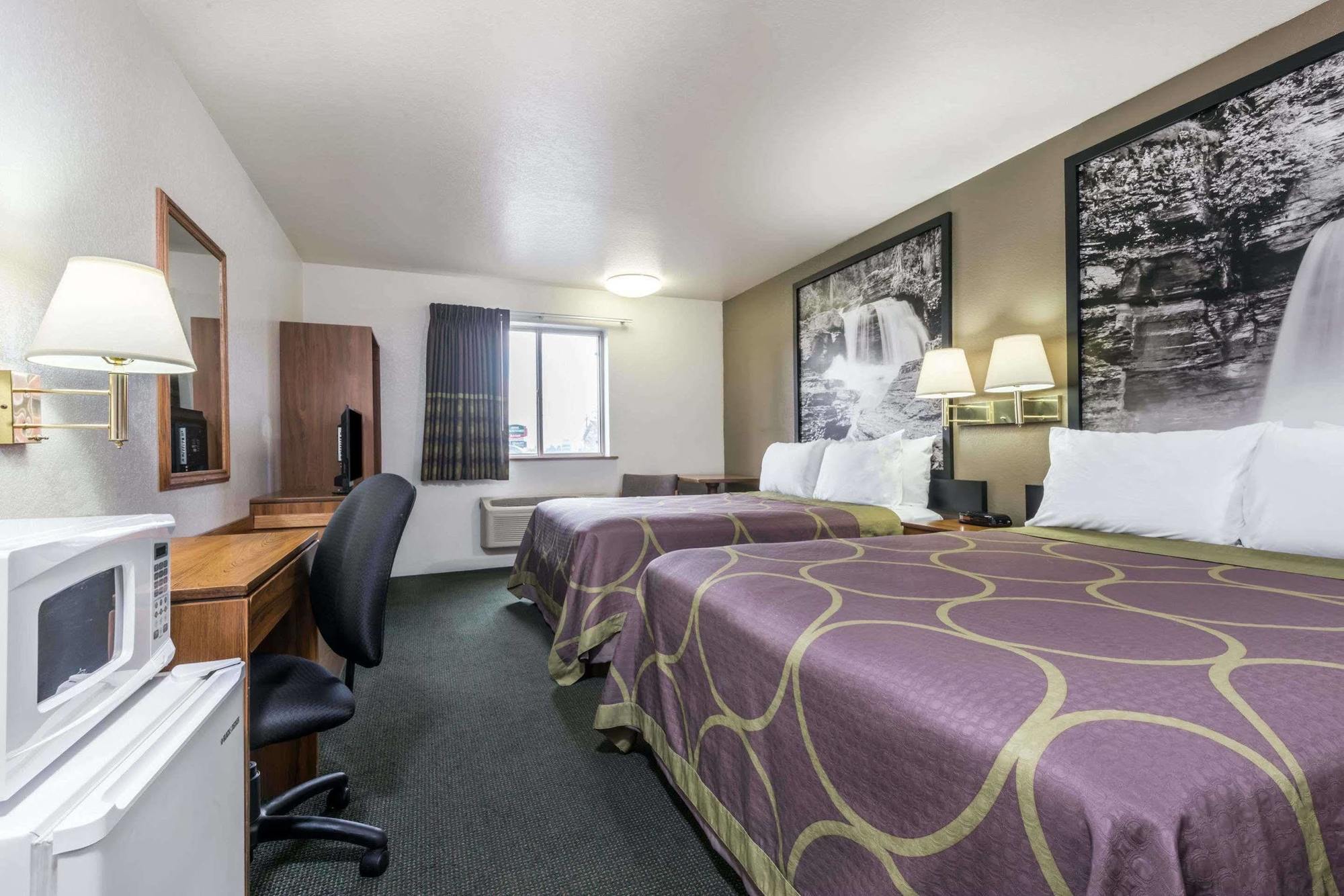 Super 8 By Wyndham Missoula/Reserve St. Exterior photo